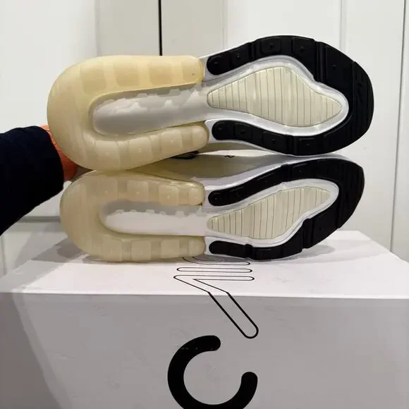 New Nike Air Max 270 "Coconut Milk" Size 8 AH6789-124 - Picture 6 of 6